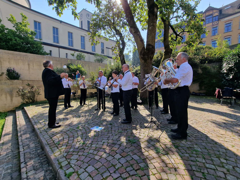 Ständli der Musikgesellschaft Baldegg im Innenhof des Klosters Baldegg